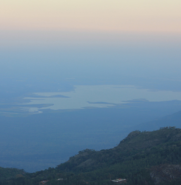 Farview Mountain Resort's Panoramic Views: Embrace Nature's Splendor in Kotagiri